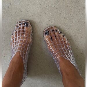 Jelly clear flat sandals water shoes size 8,5 similar to Row